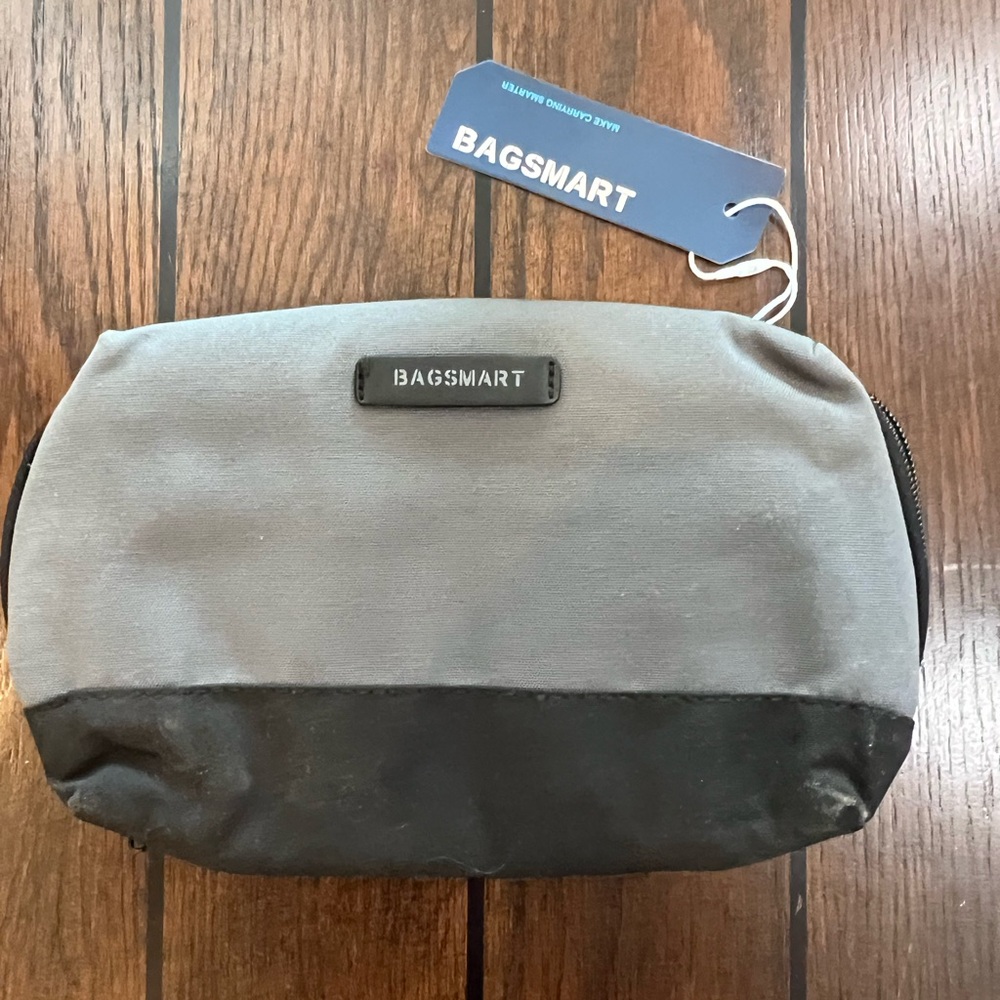 Best Bagsmart Grey and Black Travel Tech Gadget, Jewelry, MakeUp, Bag - Picture 1 of 7